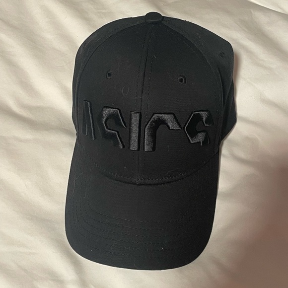 Asics Accessories - ASICS running hat adjustable NWT